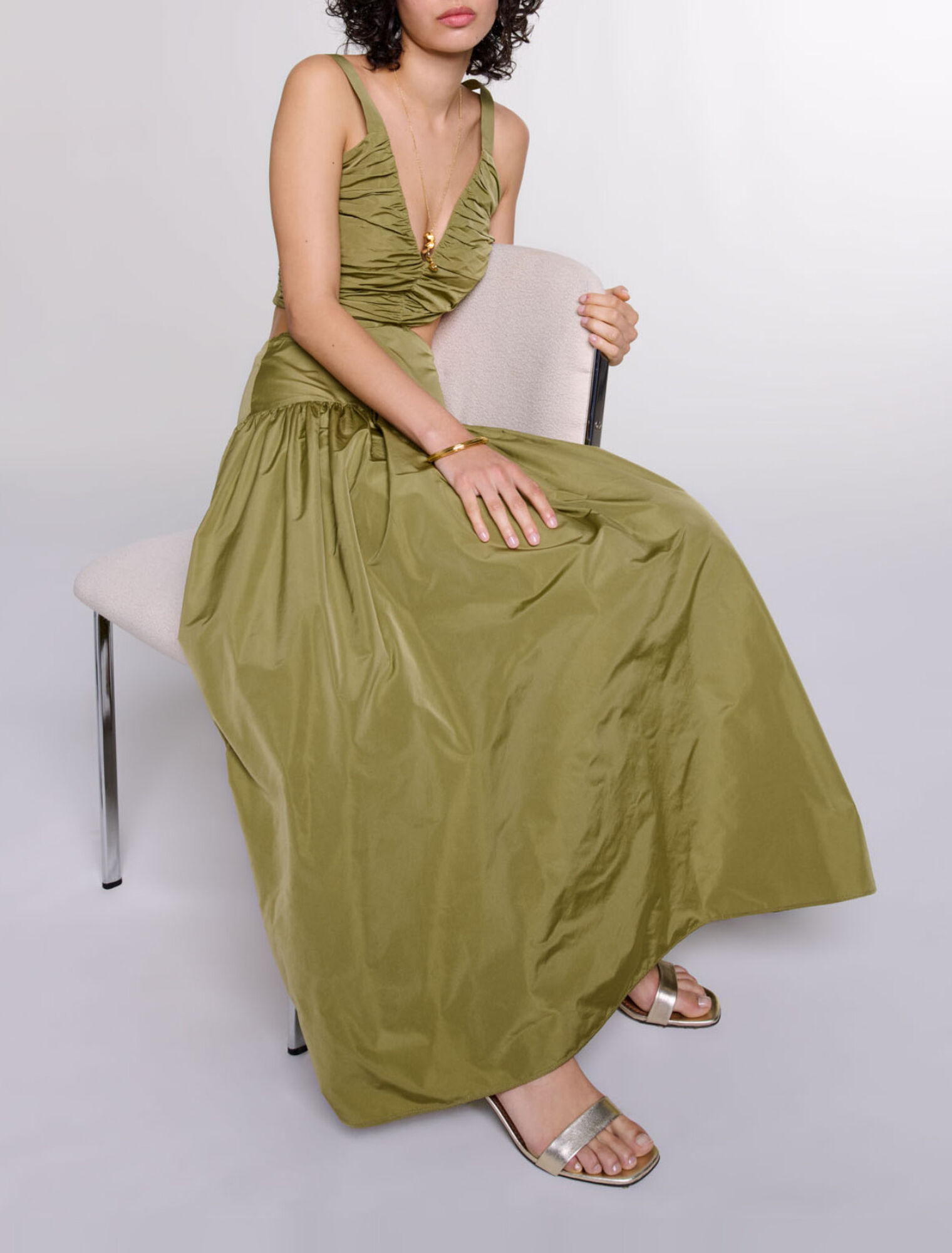Vestido de tafet&aacute;n calado