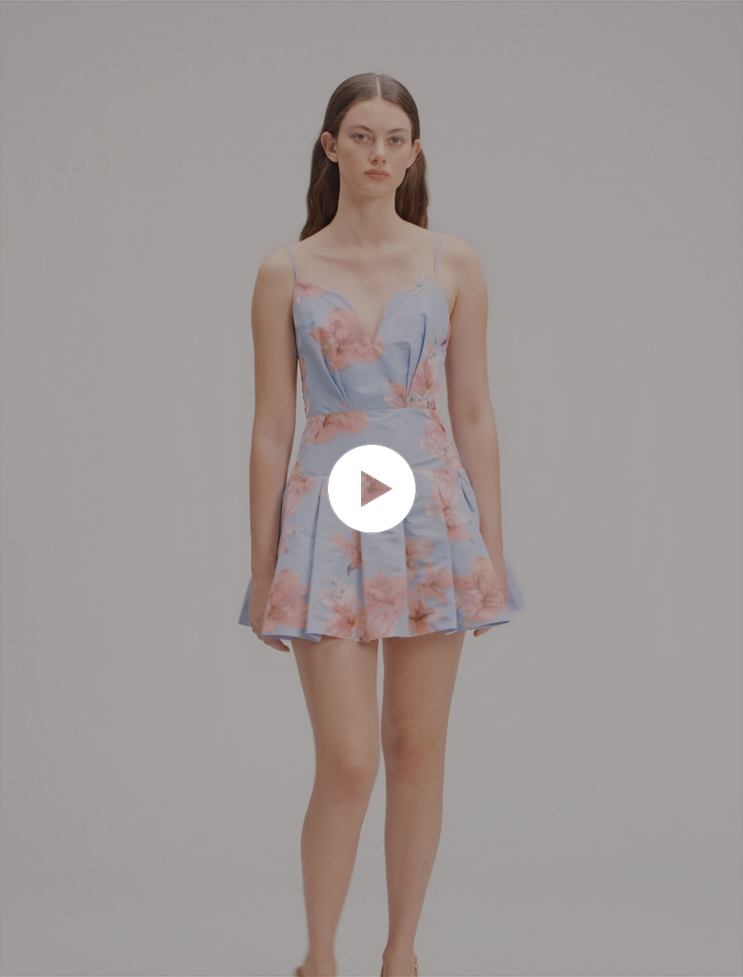 Vestido corto de tafetán estampado