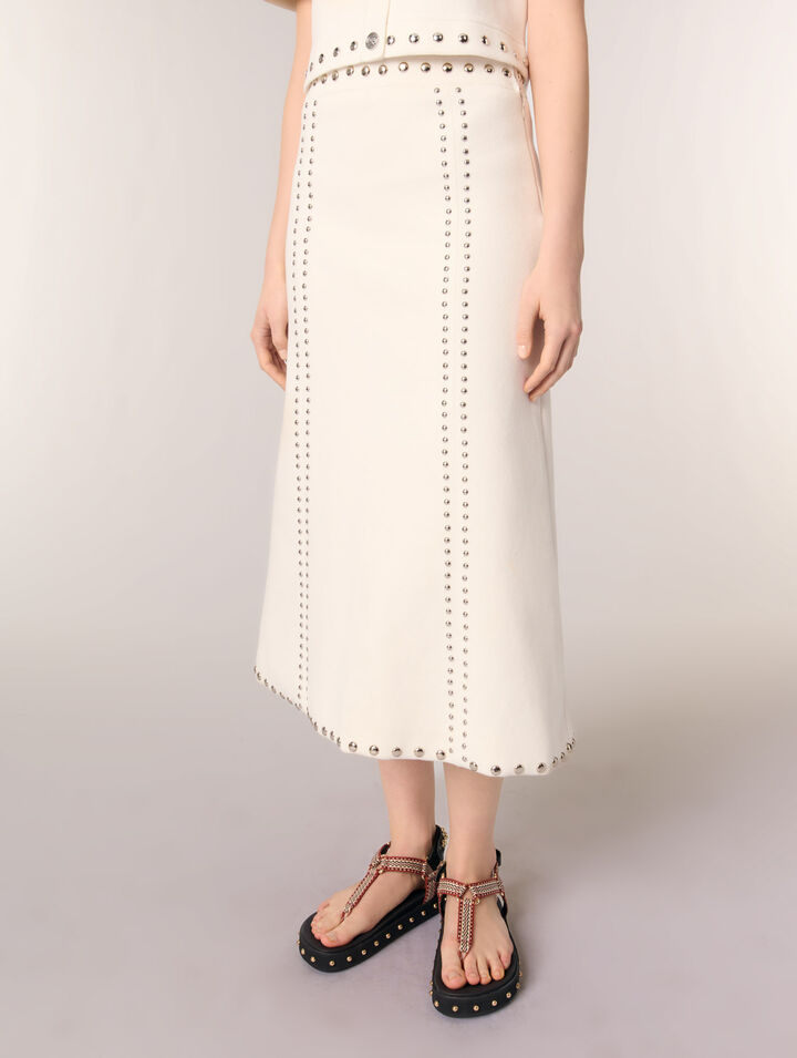 Falda midi de punto con tachuelas