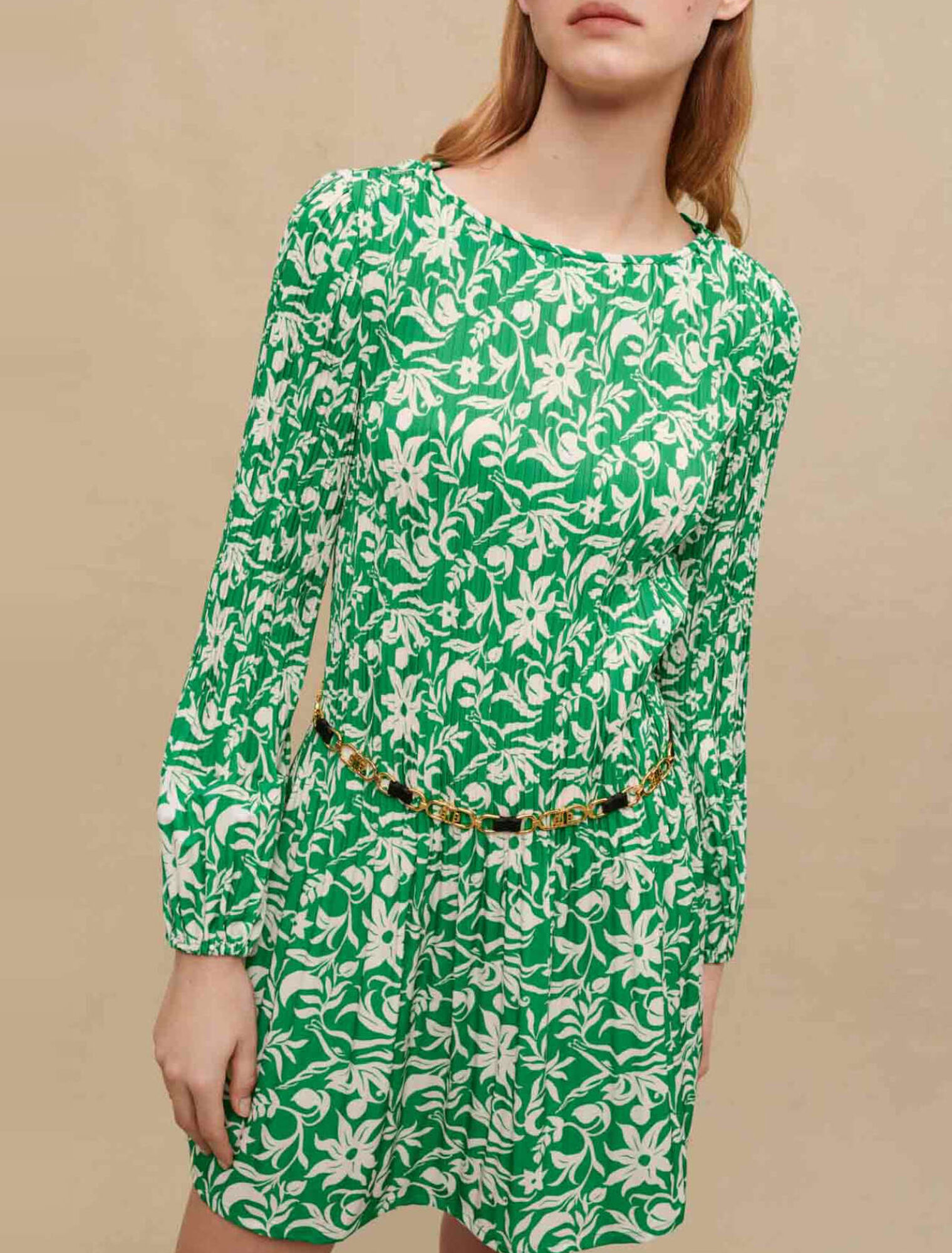 Vestido corto de manga larga