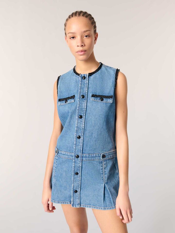 Vestido vaquero y pasamanos bordados