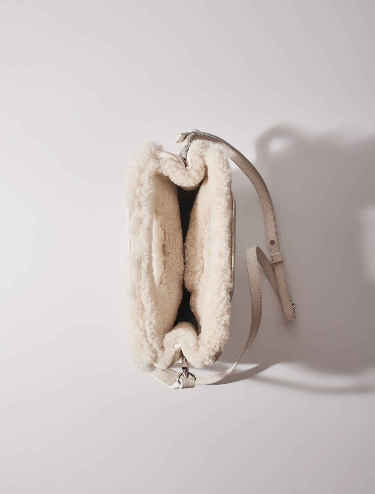 Bolso M de pelo sintético