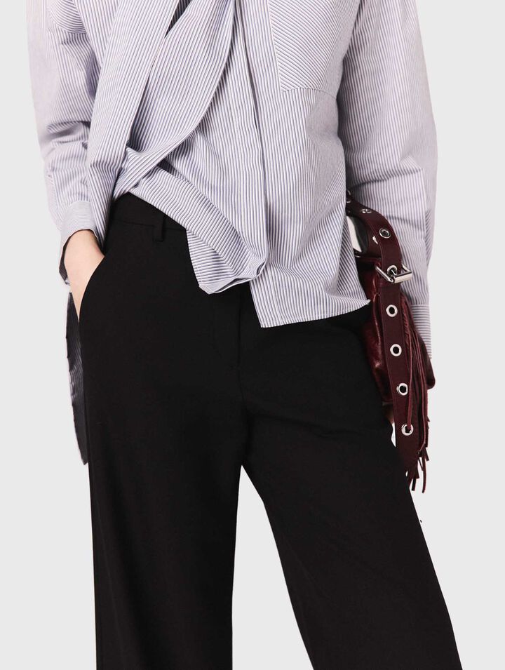 Pantalón acampanado