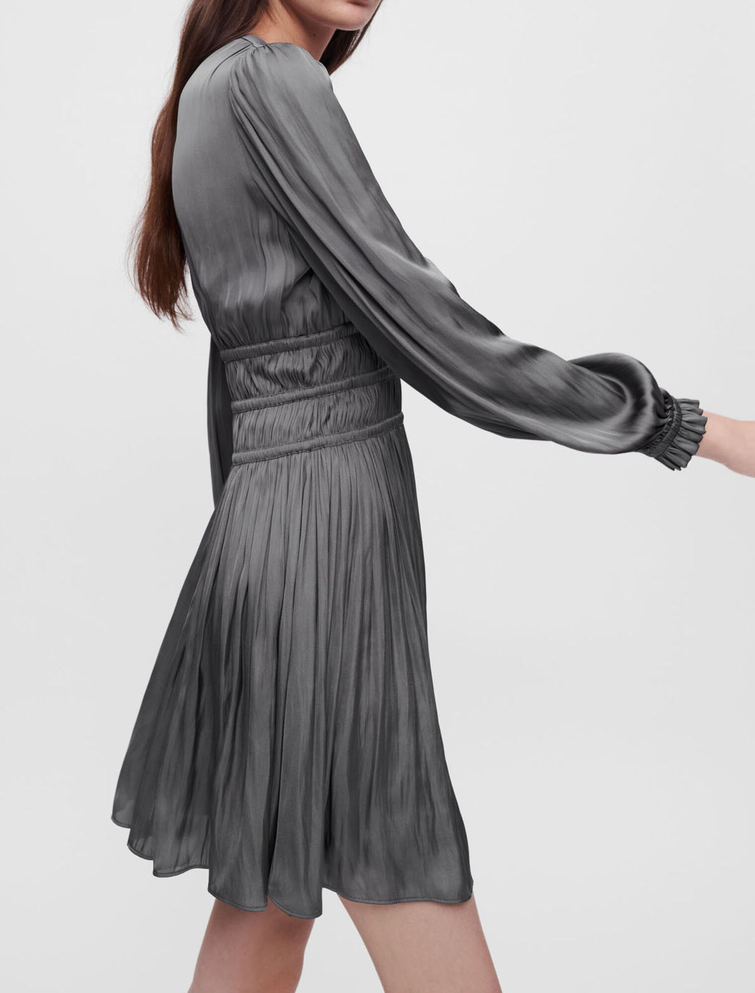 Vestido corto de raso