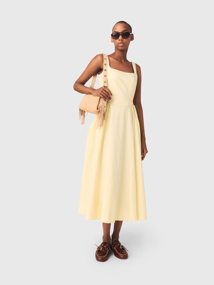 Vestido midi acampanado con strass