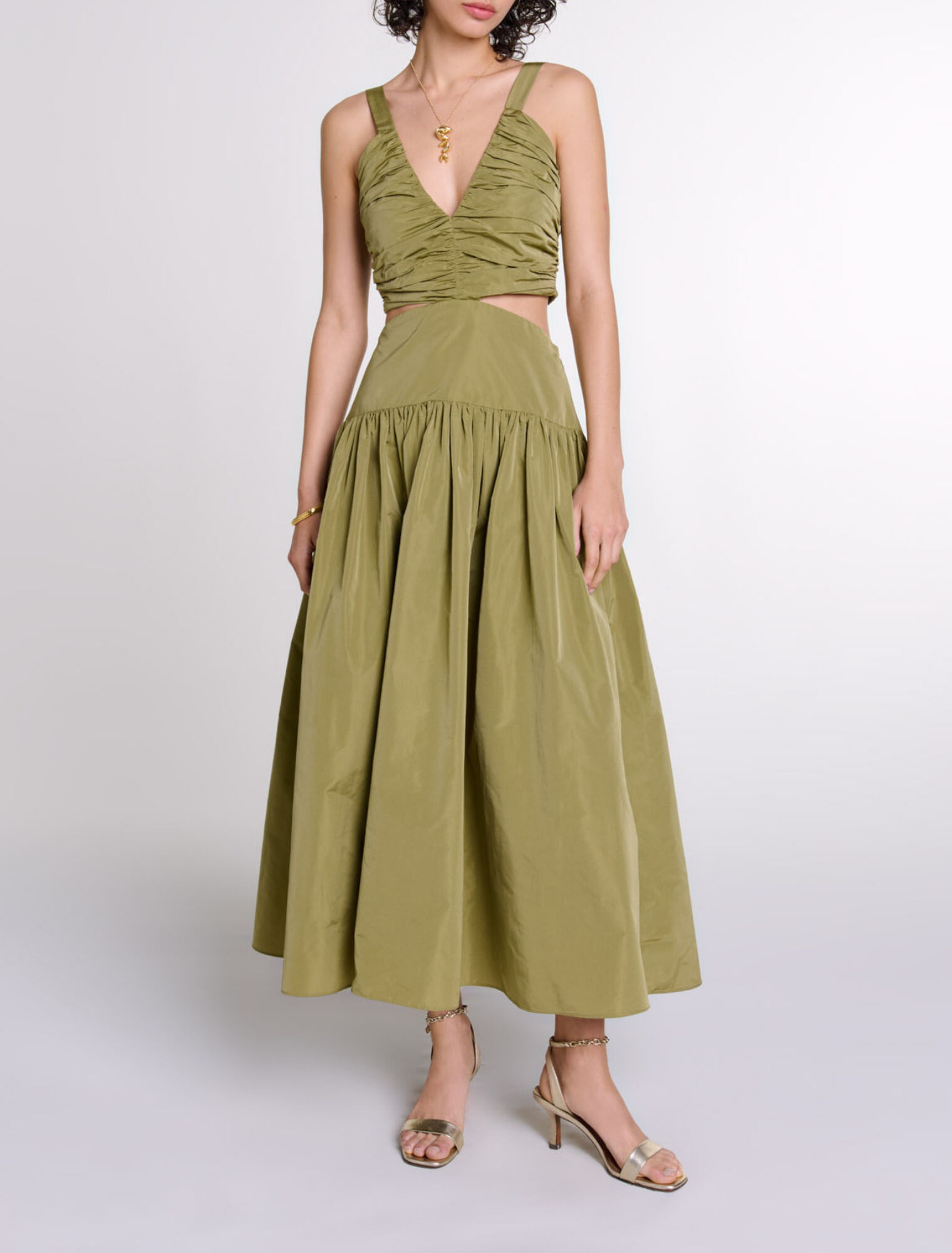 Vestido de tafet&aacute;n calado