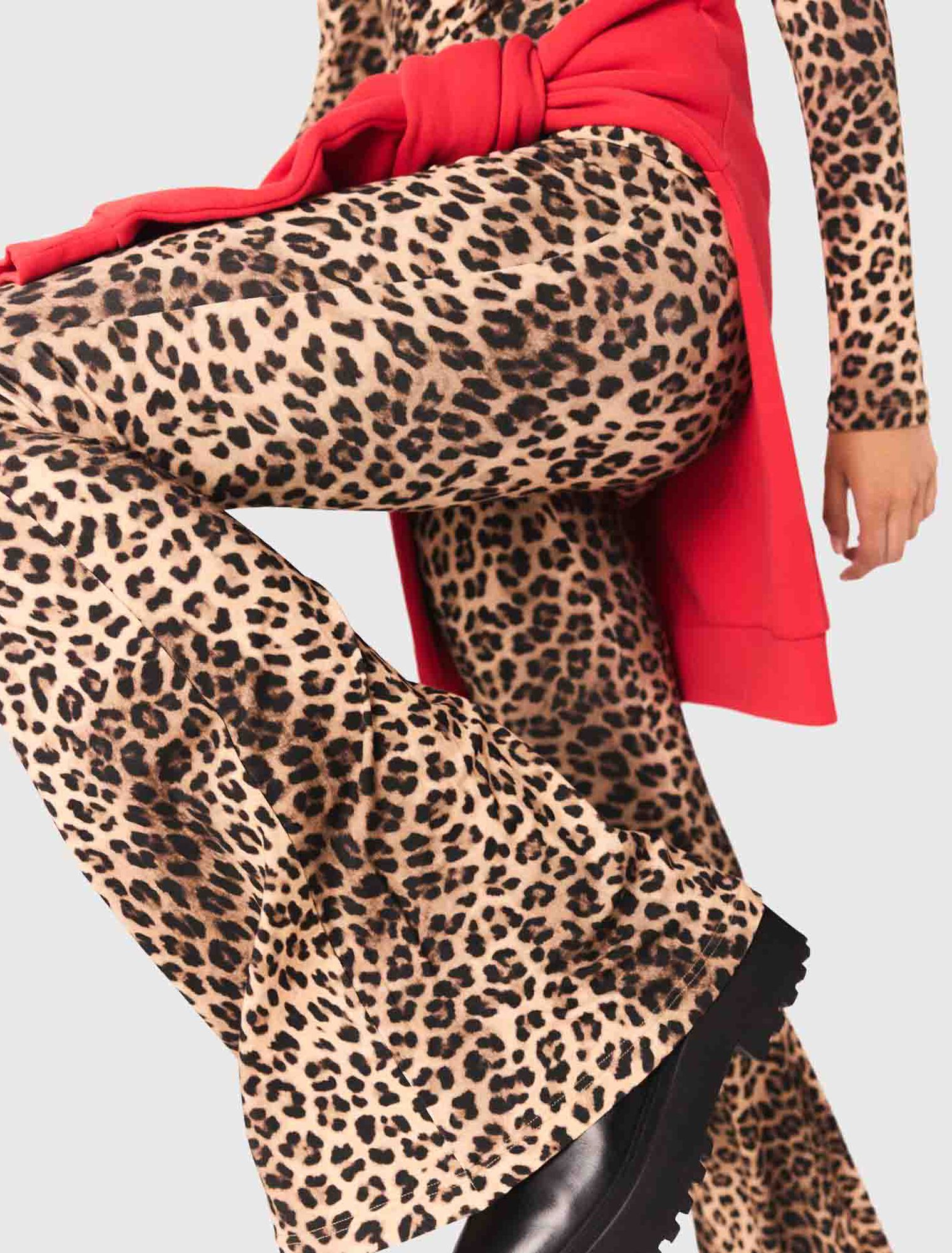 Legging acampanado de leopardo