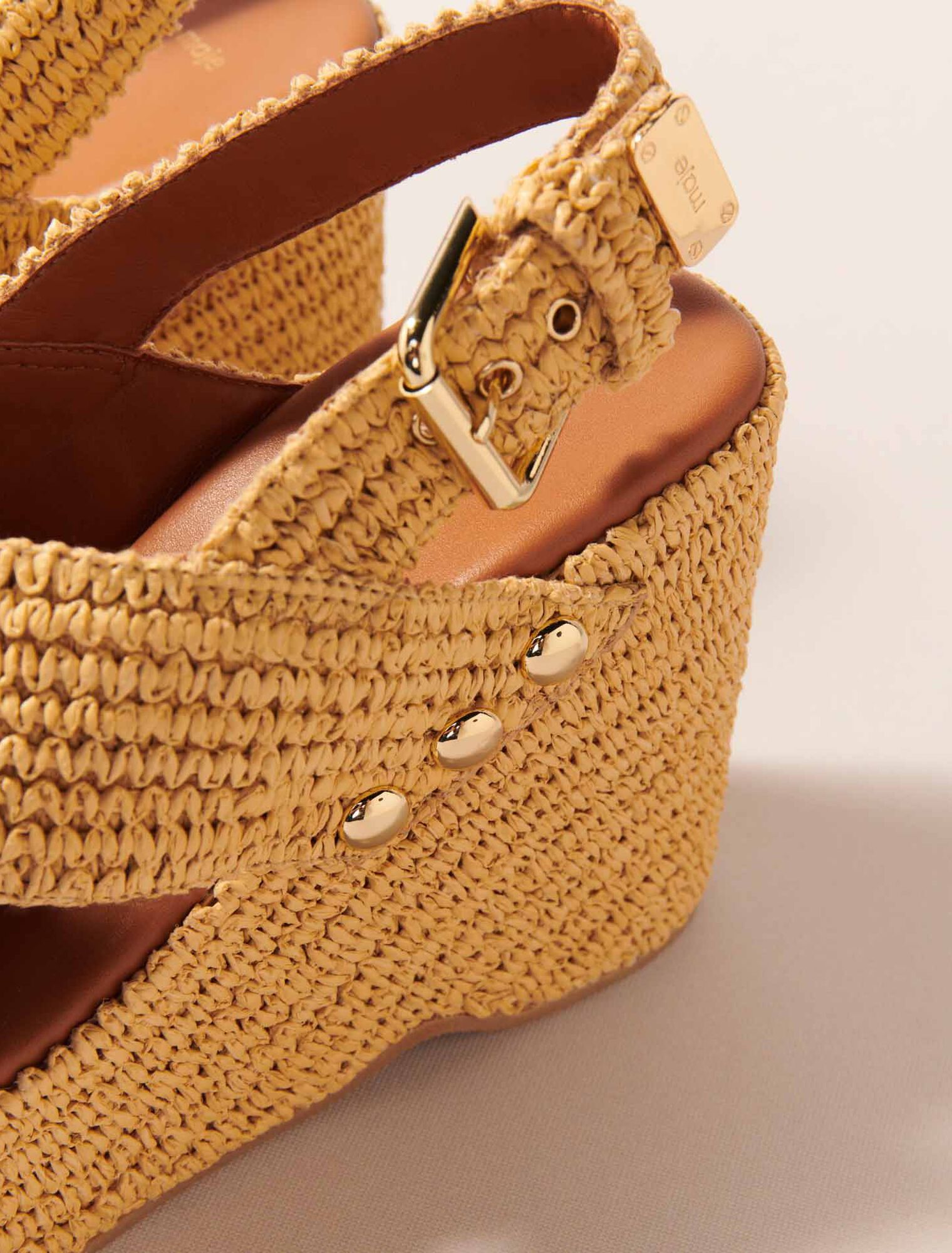 Sandalias de cuña efecto rafia