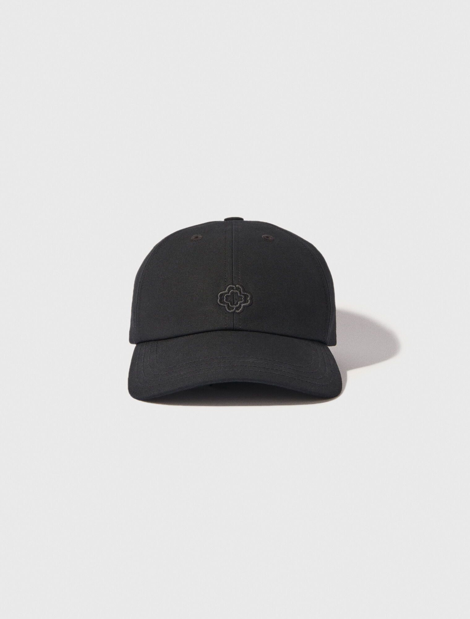 Gorra de algodón con hebilla dorada