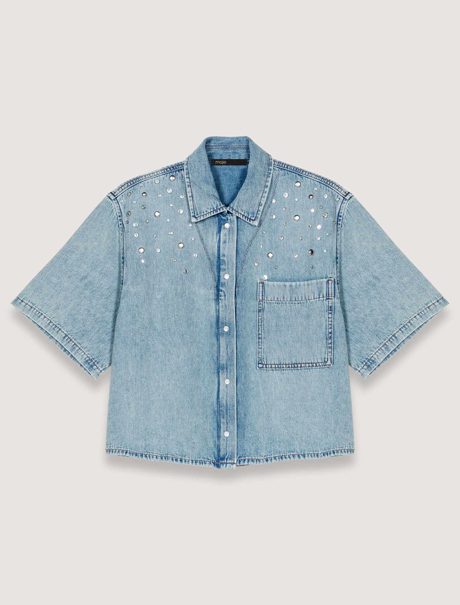 Camisa vaquera con tachuelas