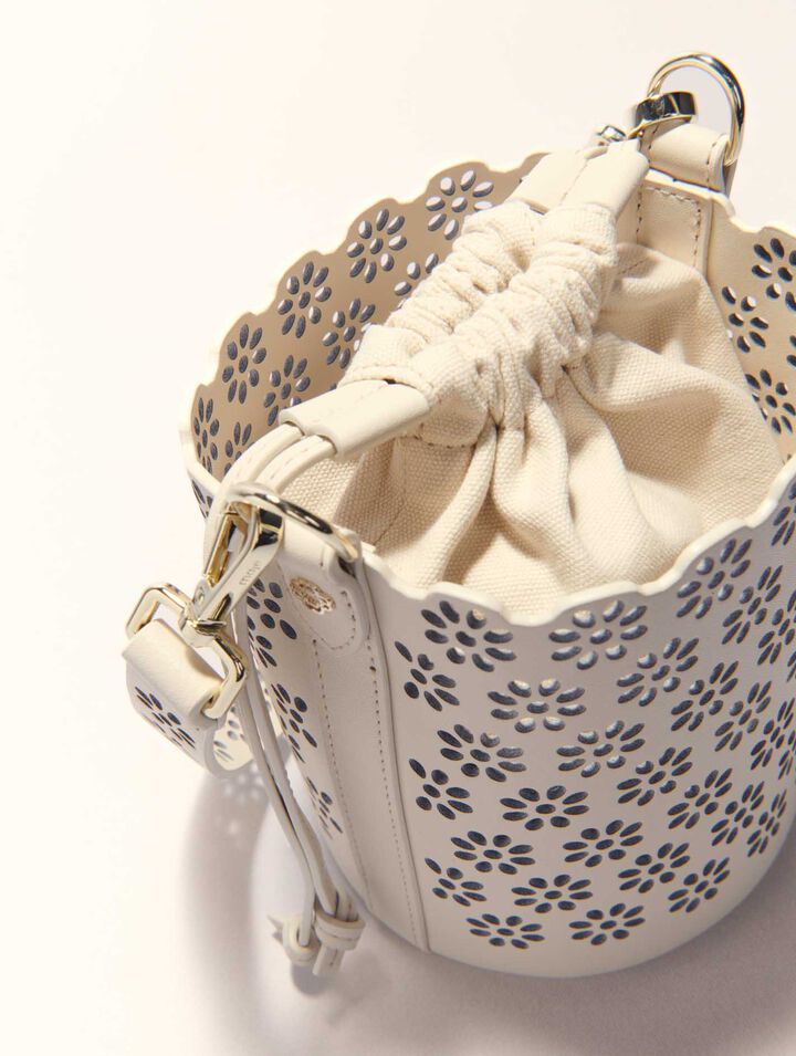 Bolso cubo de piel perforada