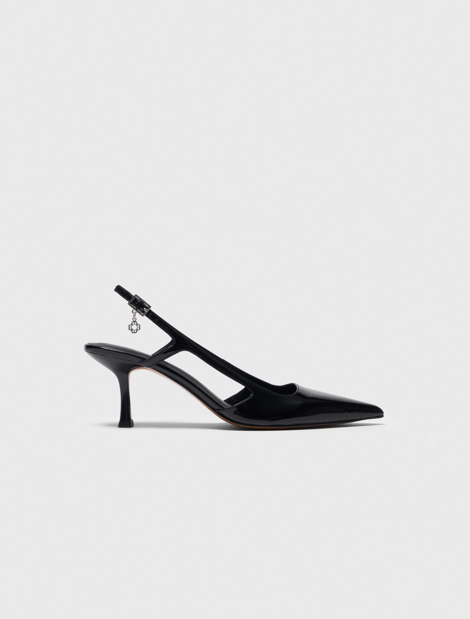 Zapato de tacón slingback de charol