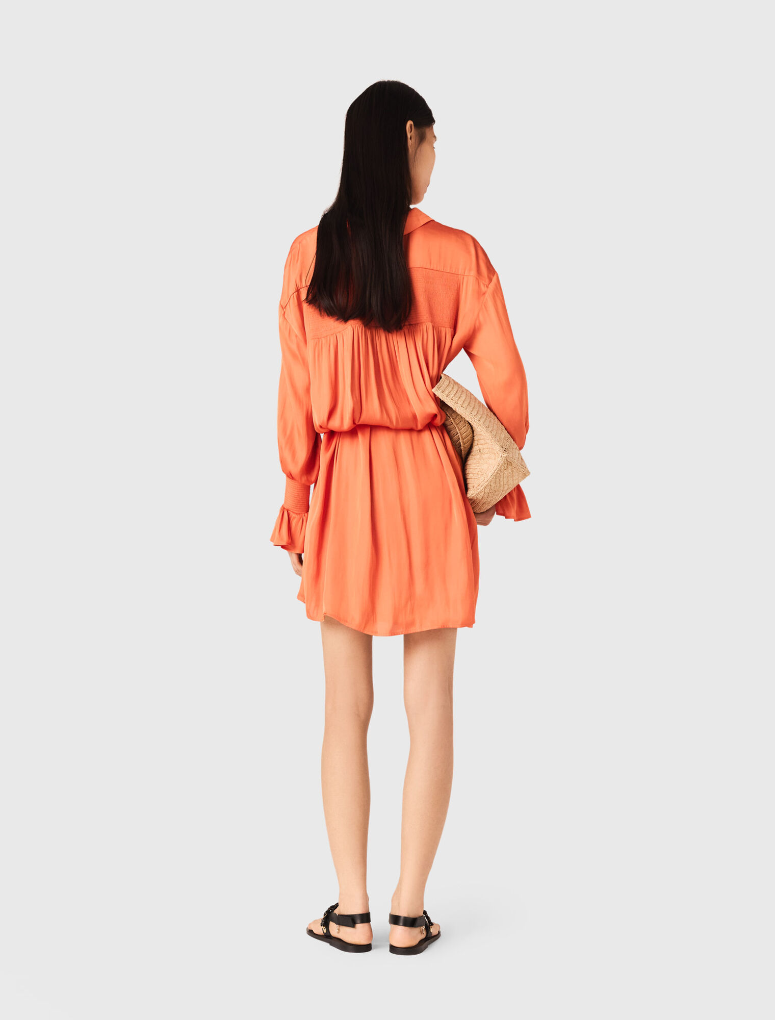 Vestido corto satinado
