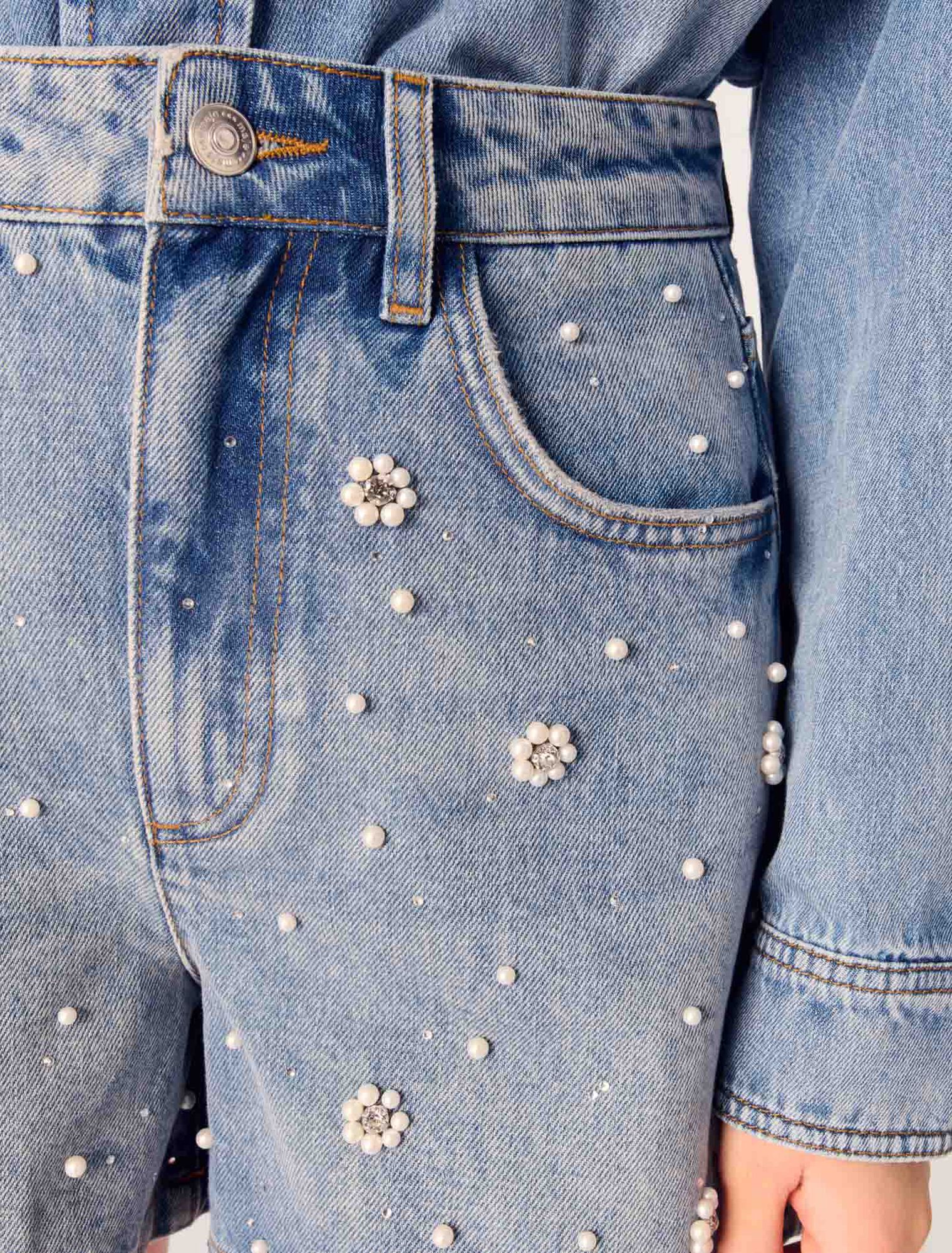 Short vaquero con perlas bordadas