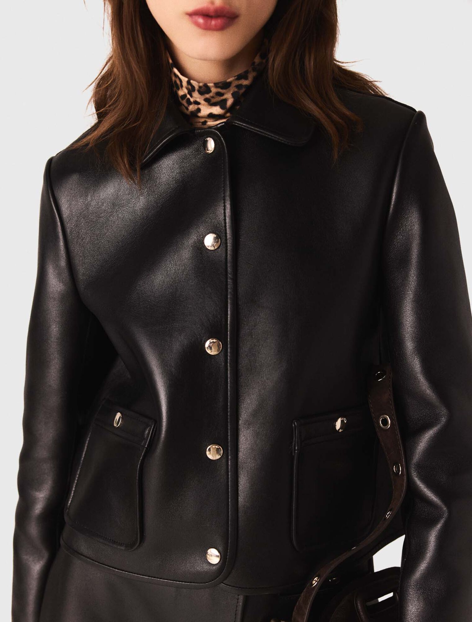 Chaqueta corta de piel