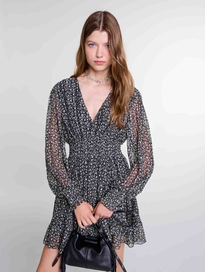 Vestido corto acampanado