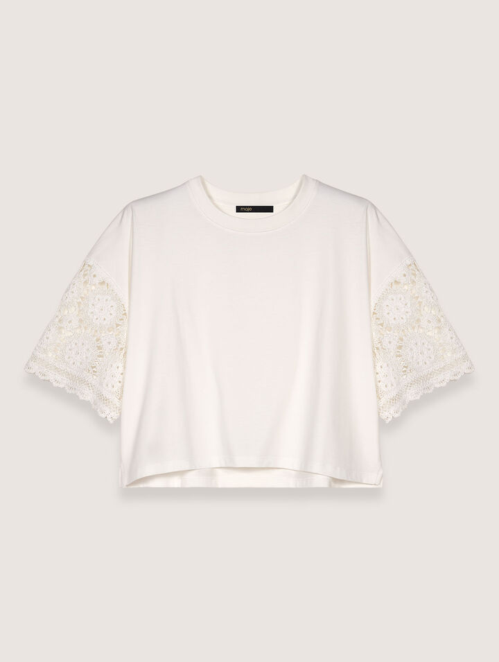 Camiseta con mangas de ganchillo