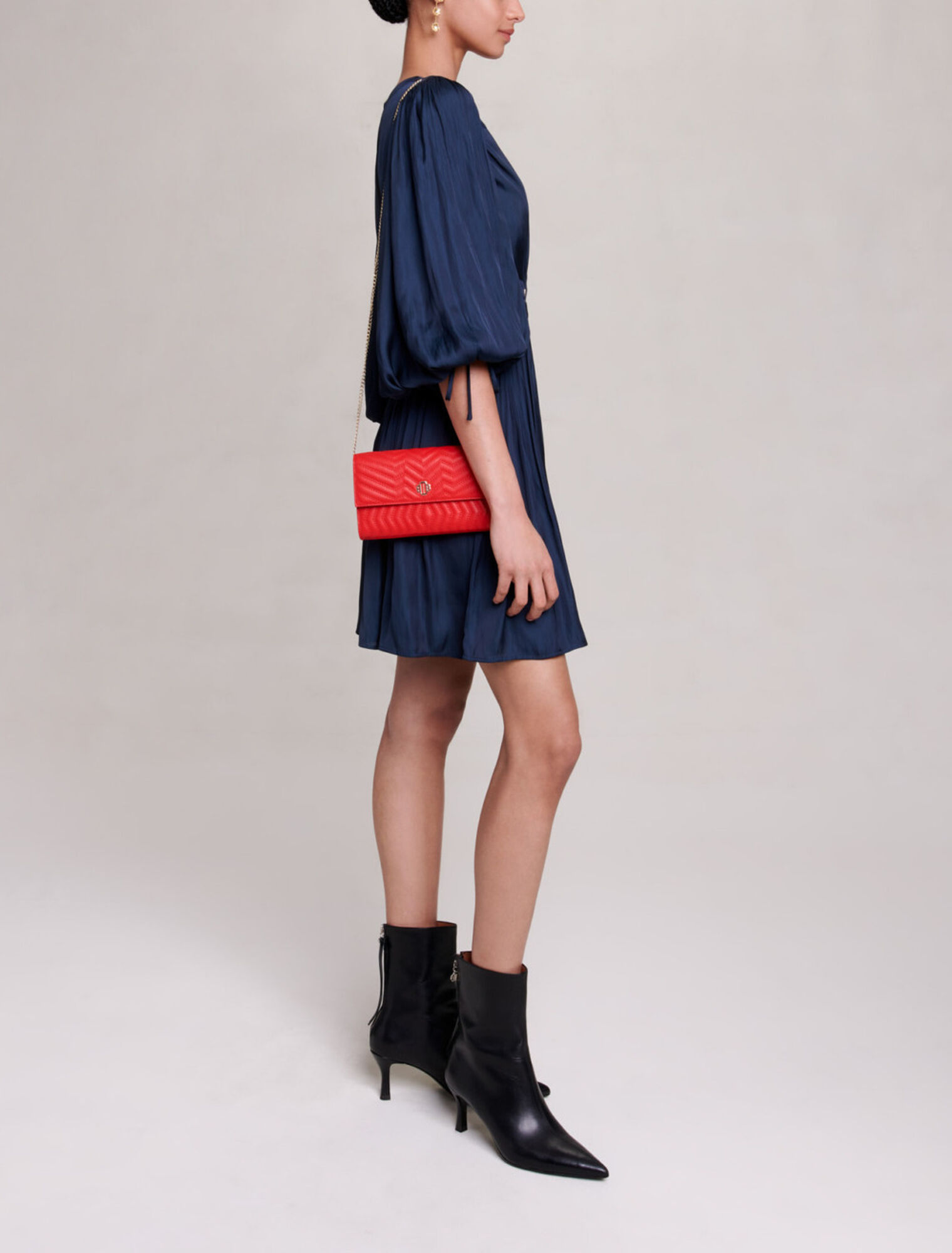 Vestido corto satinado