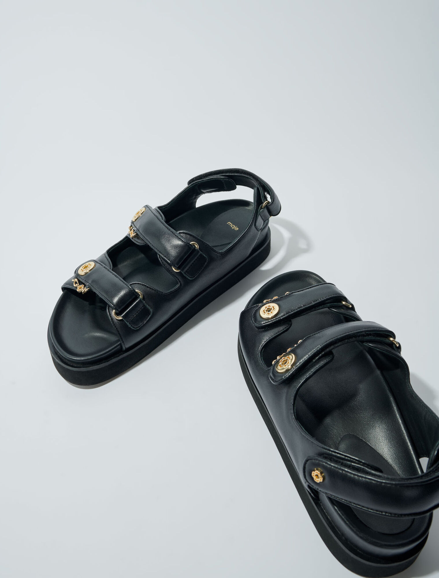 Sandalias de piel planas