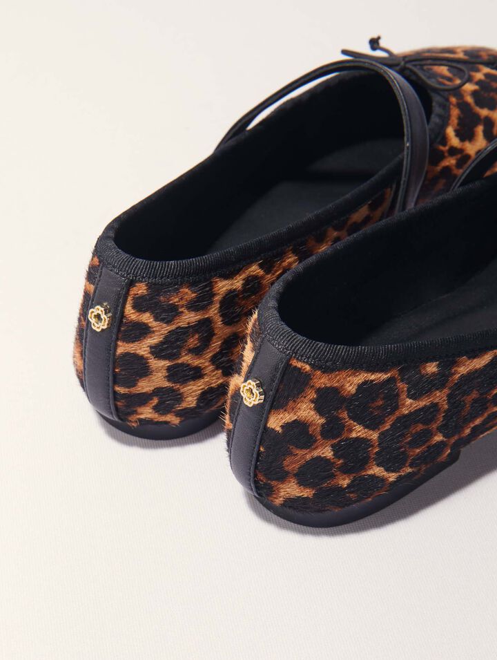 Bailarina de piel con efecto leopardo