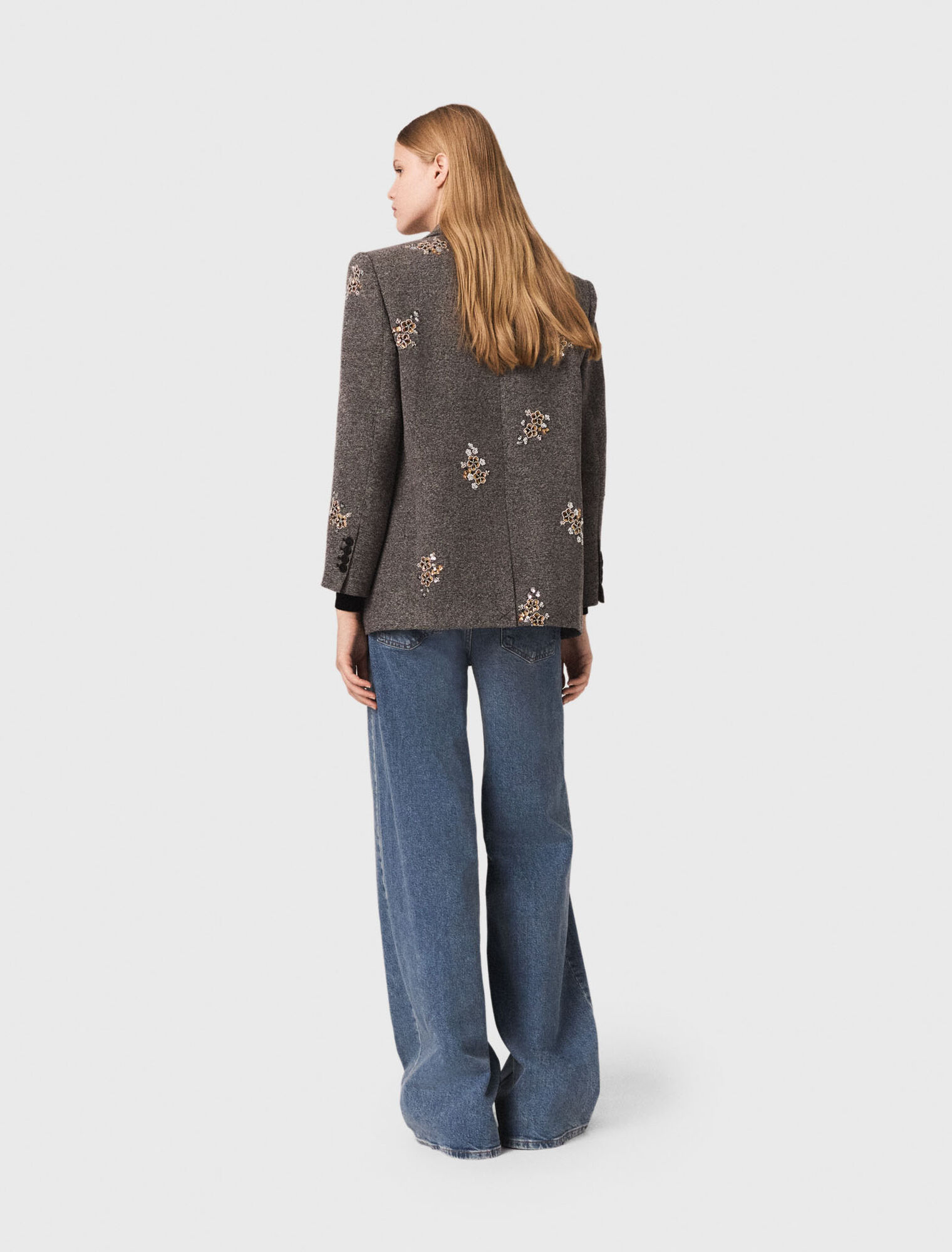 Chaqueta de lana con flores bordadas