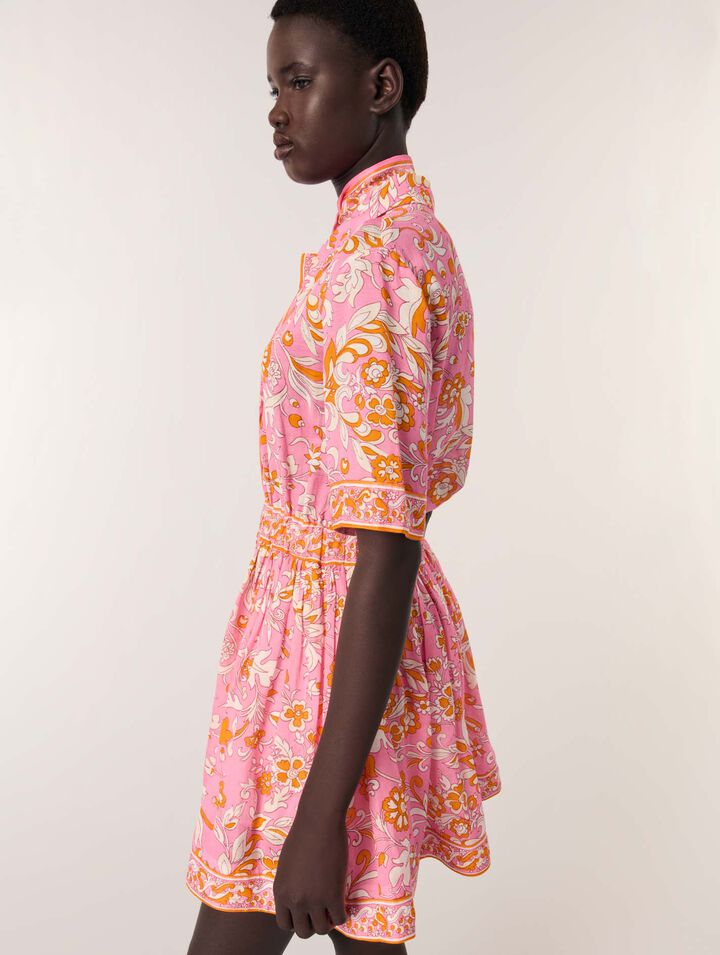 Vestido corto fluido con estampado