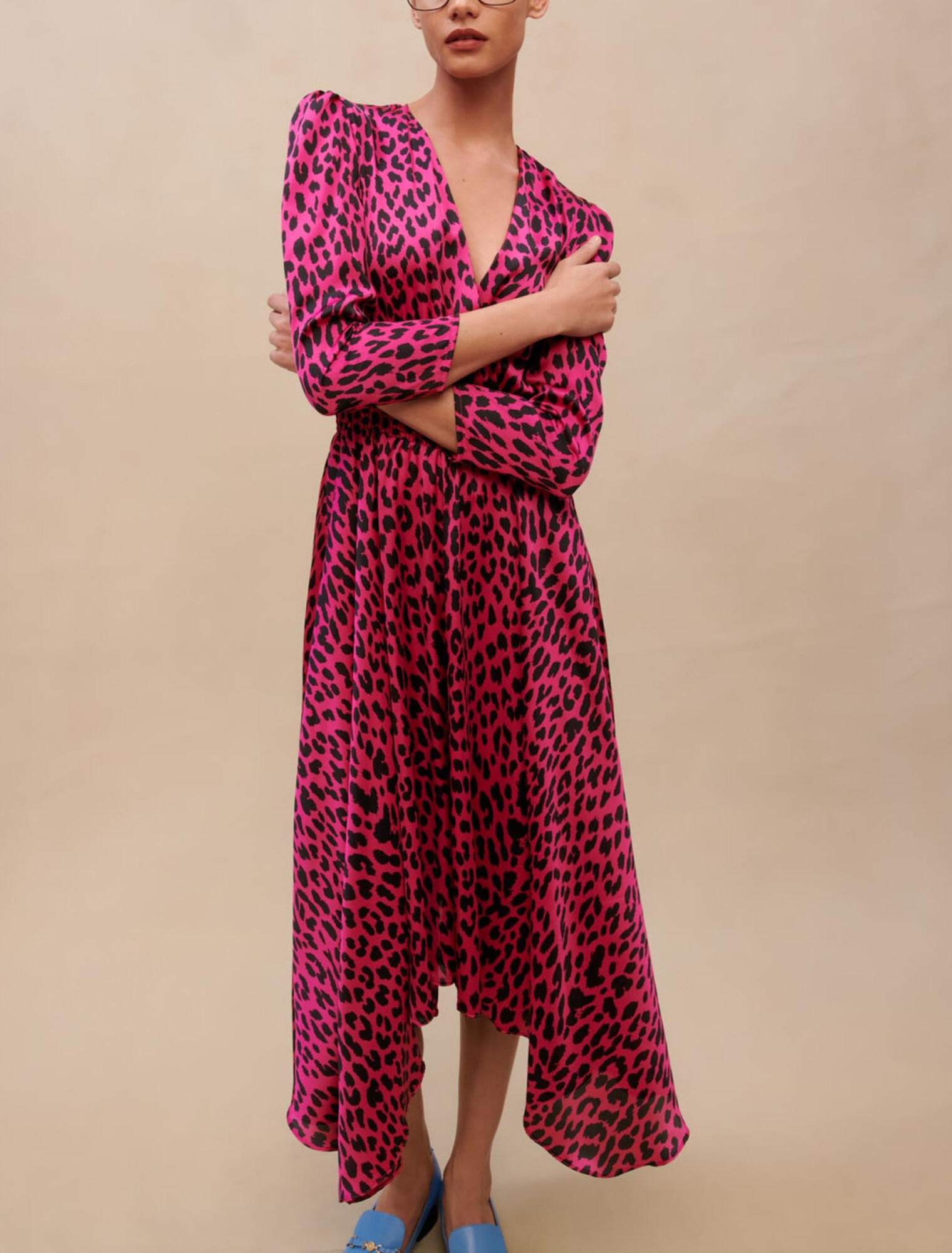 Vestido asimétrico estampado leopardo