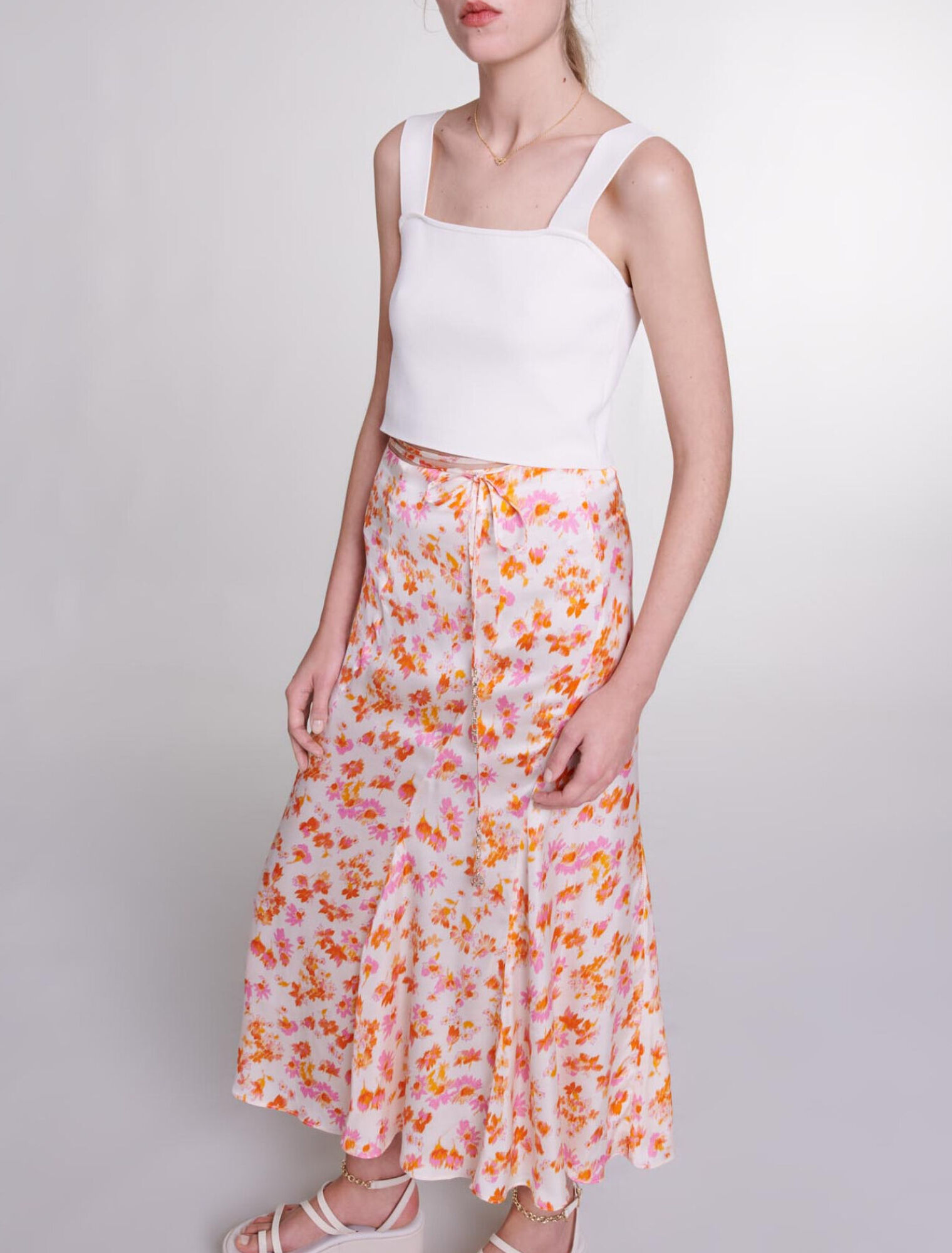 Falda satinada con estampado floral