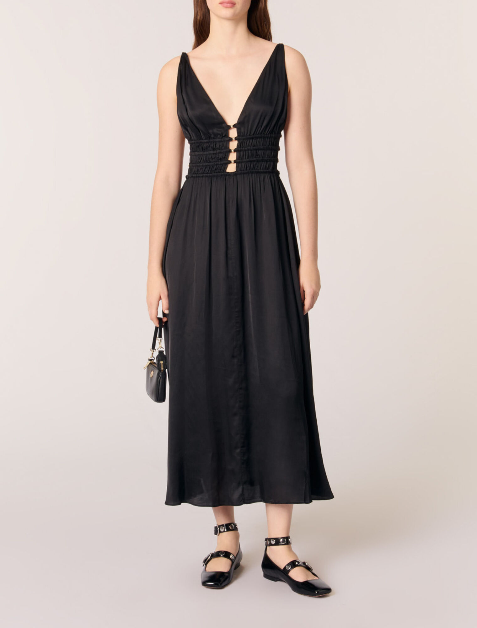 Vestido satinado calado