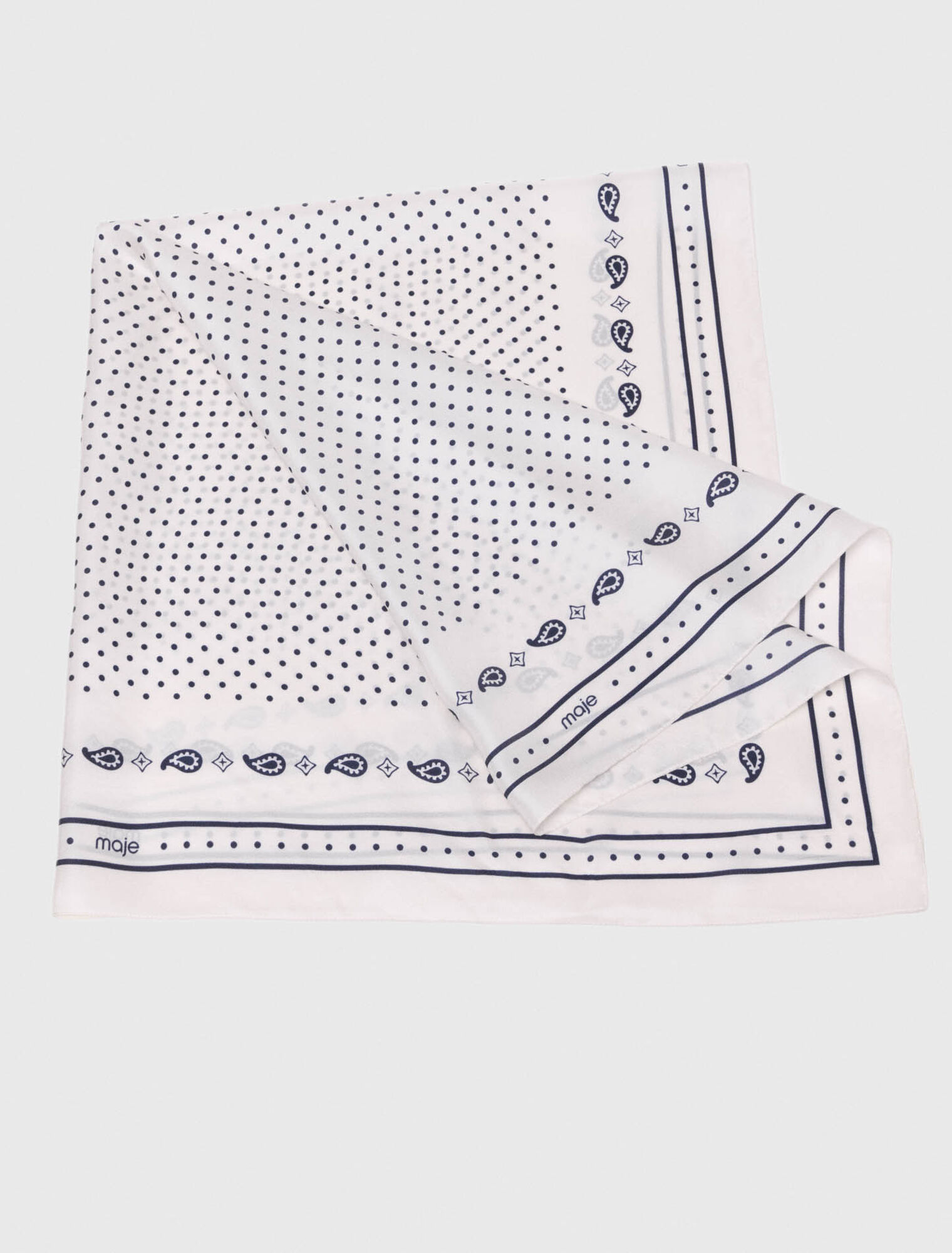 Pa&ntilde;uelo estampado de seda 90x90