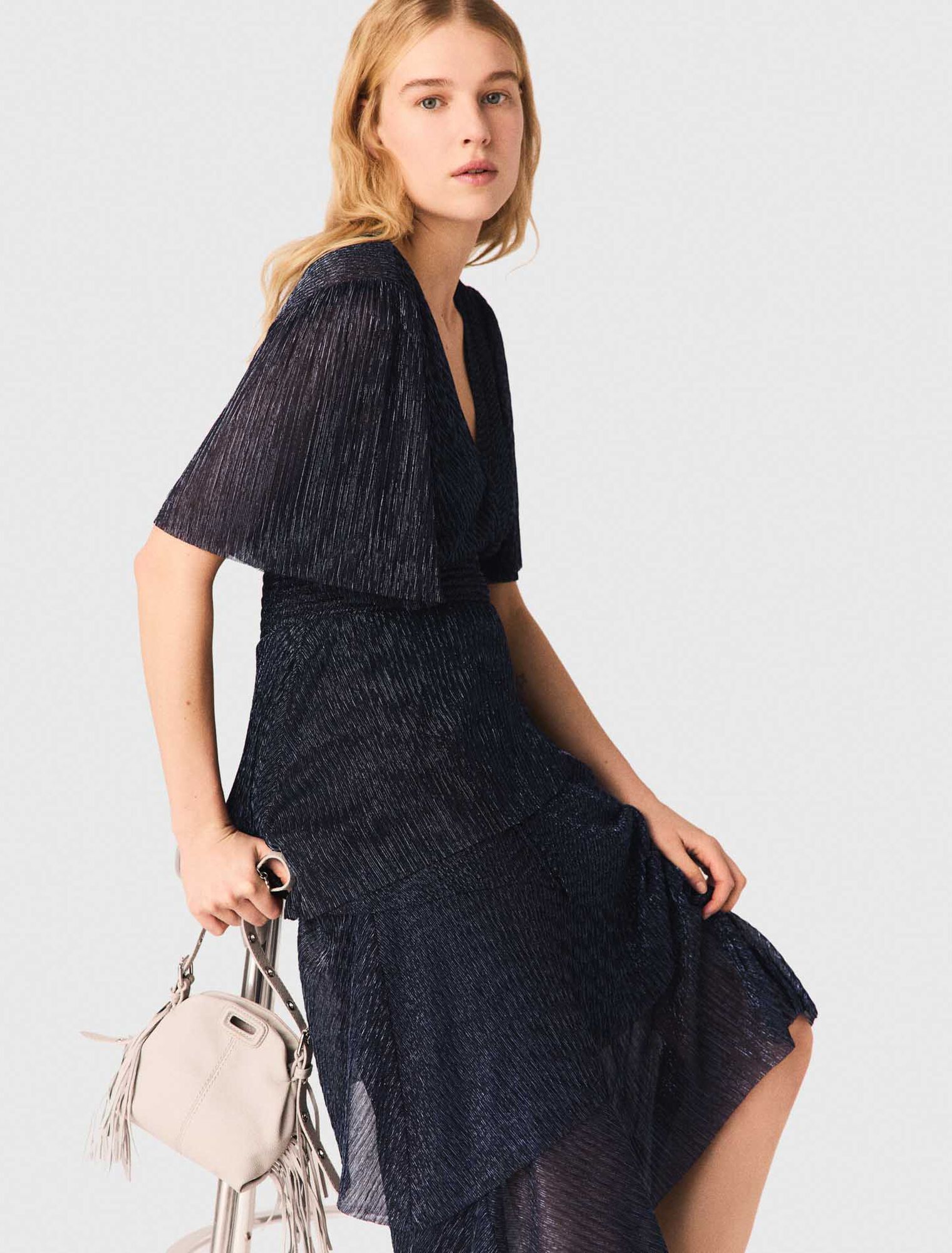 Vestido midi volantes metalizado