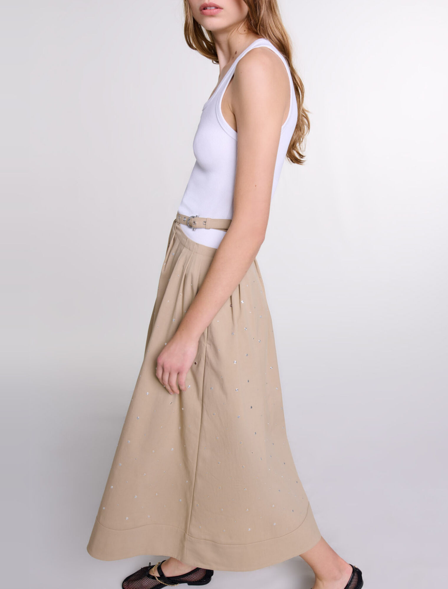 Falda larga de algod&oacute;n tachuelas