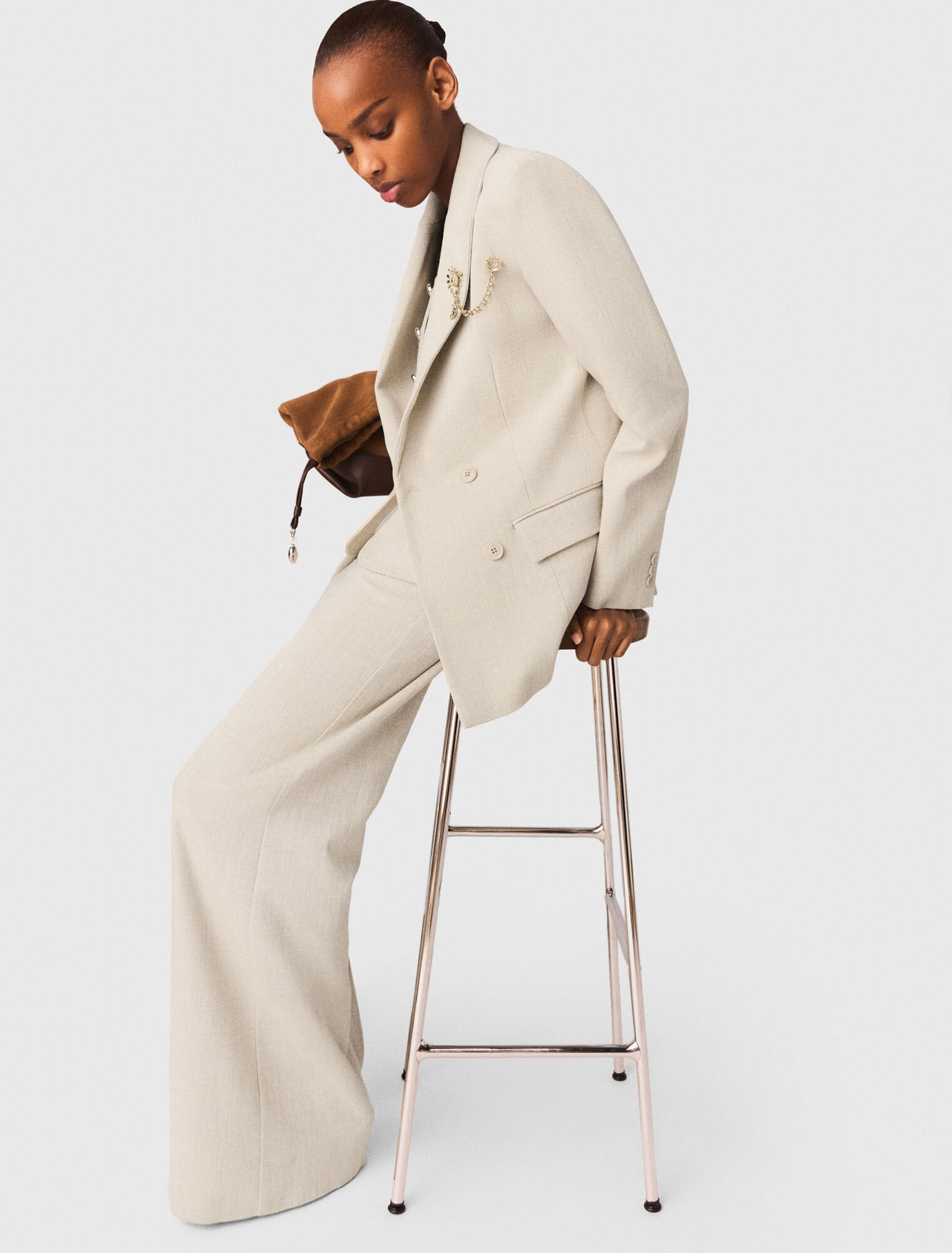 Chaqueta de traje con broche