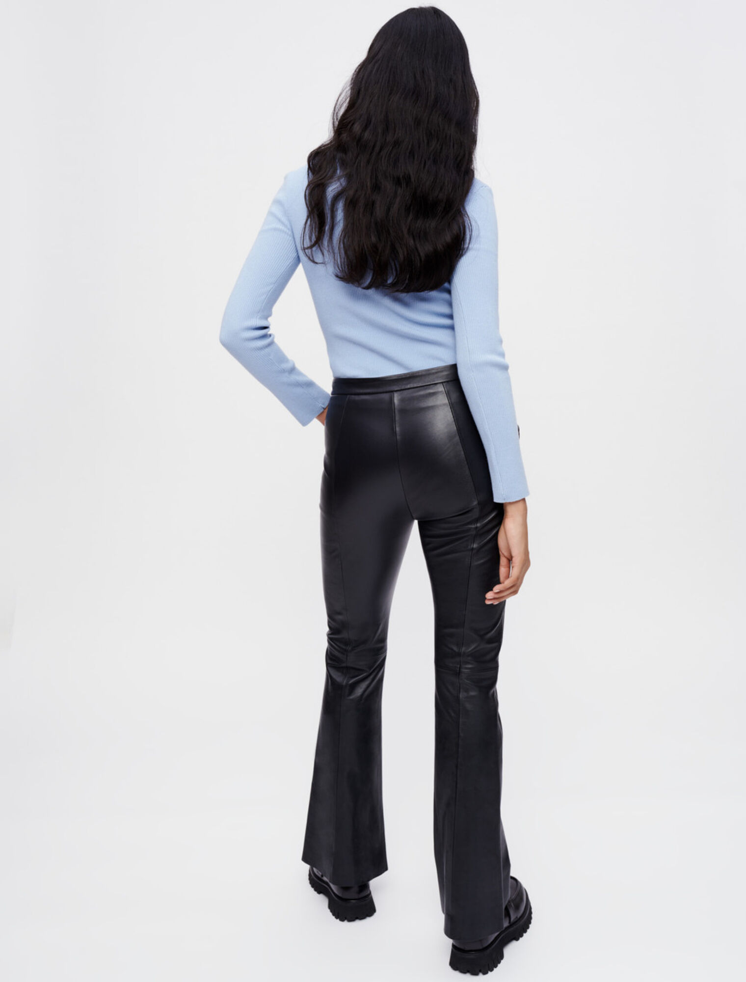 Pantalón de cuero negro