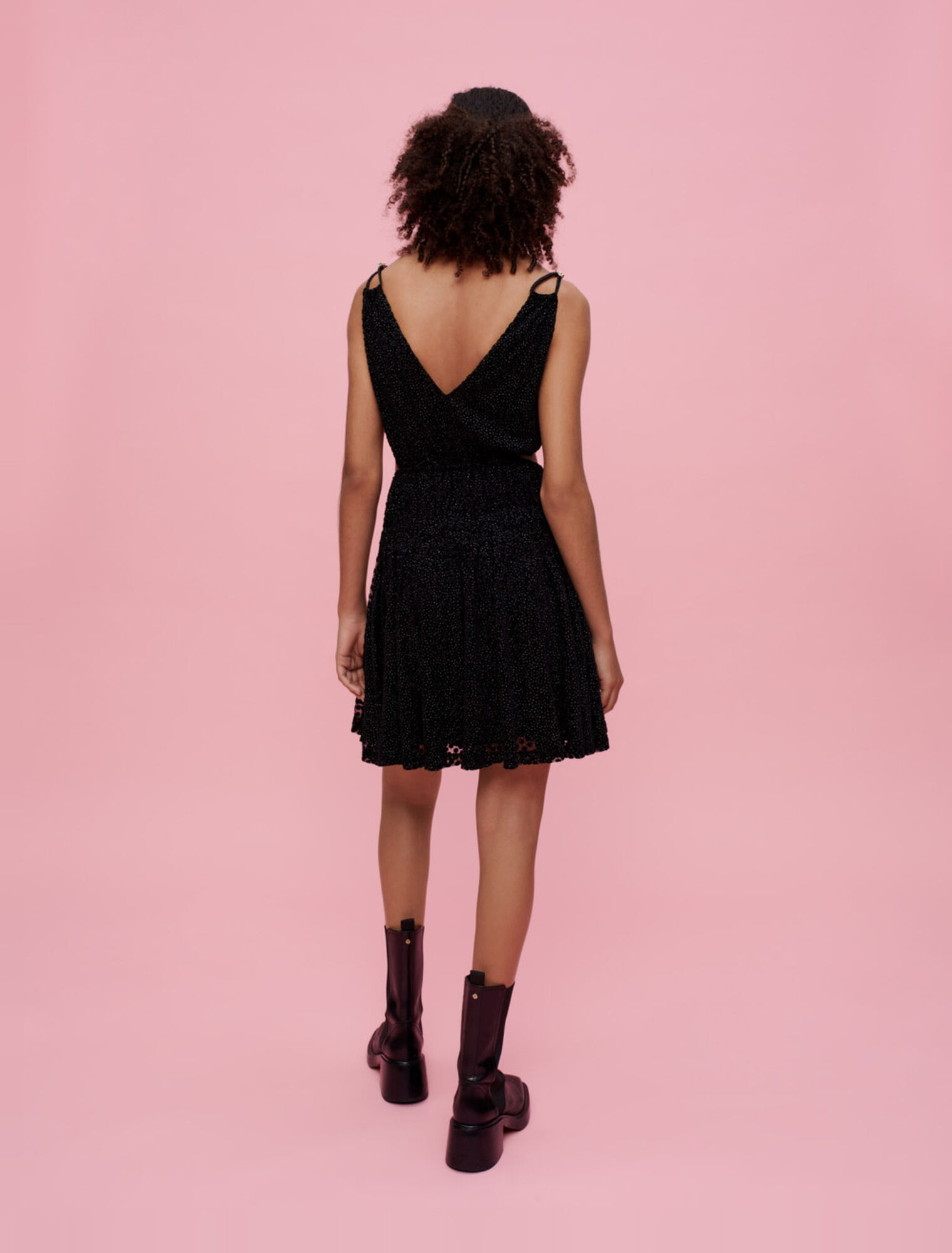 Vestido de plumas de terciopelo
