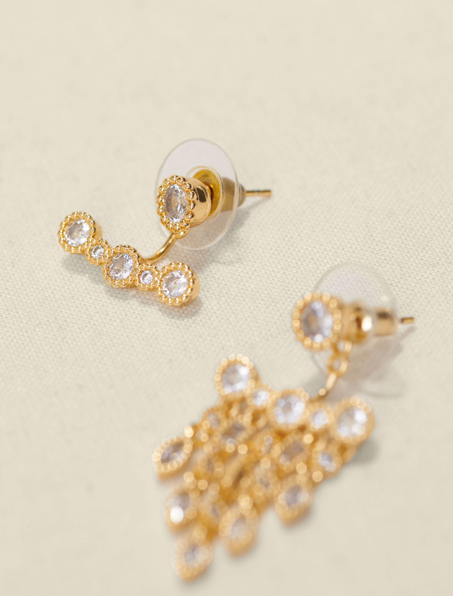 Pendientes asimétricos