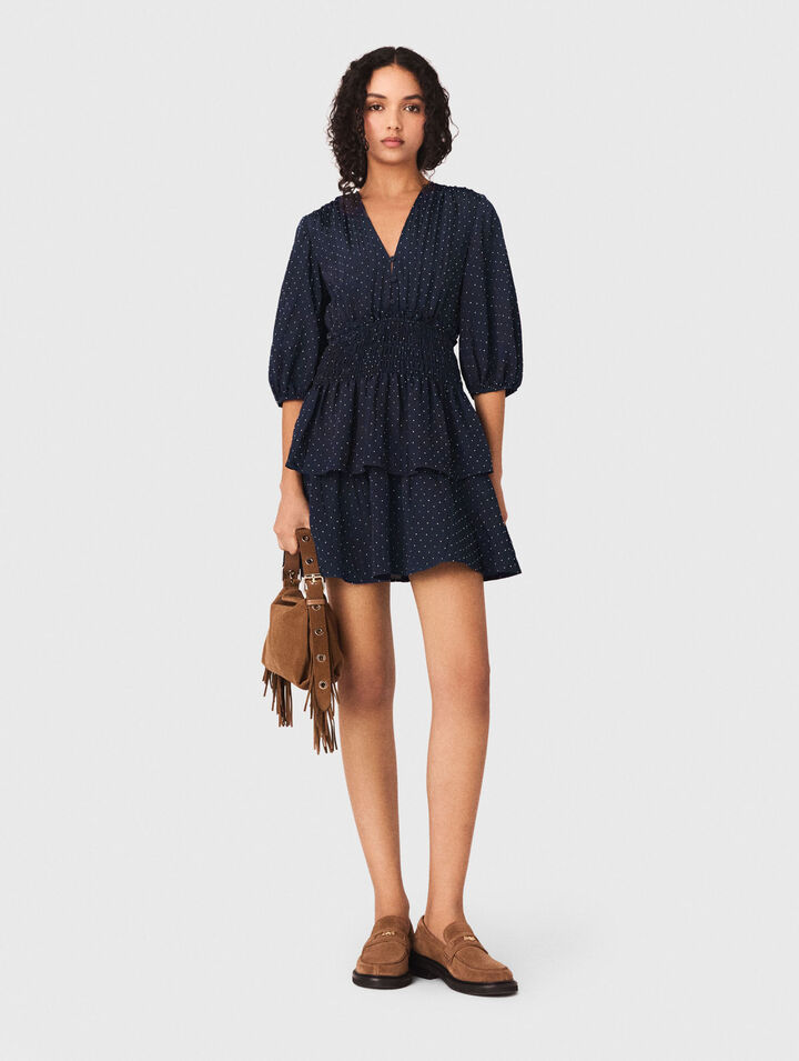 Vestido con volantes y pedrer&iacute;a