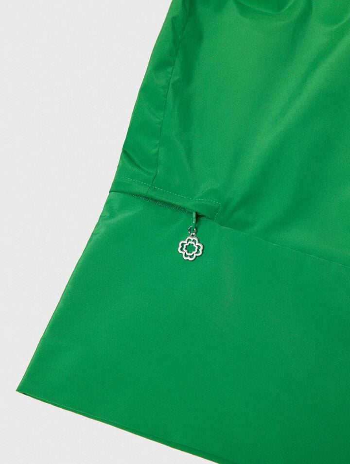 Capucha impermeable para anudar