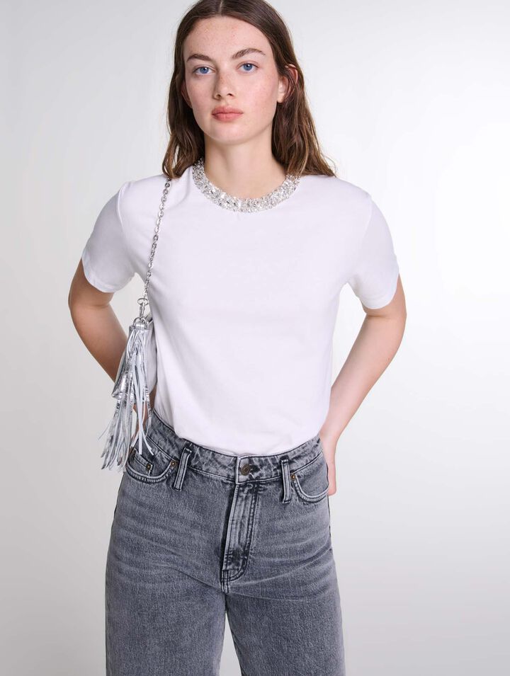 Camiseta con cuello joya
