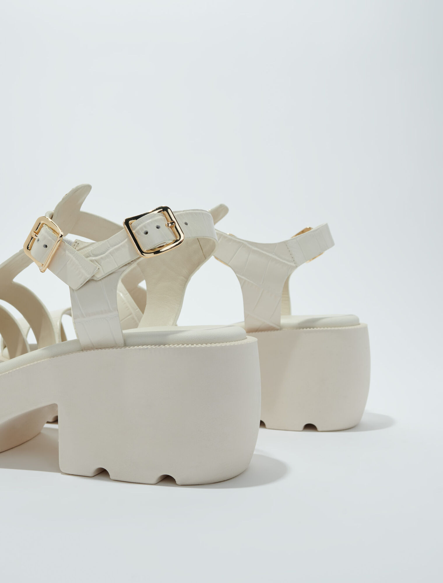 Sandalias de suela dentada en piel