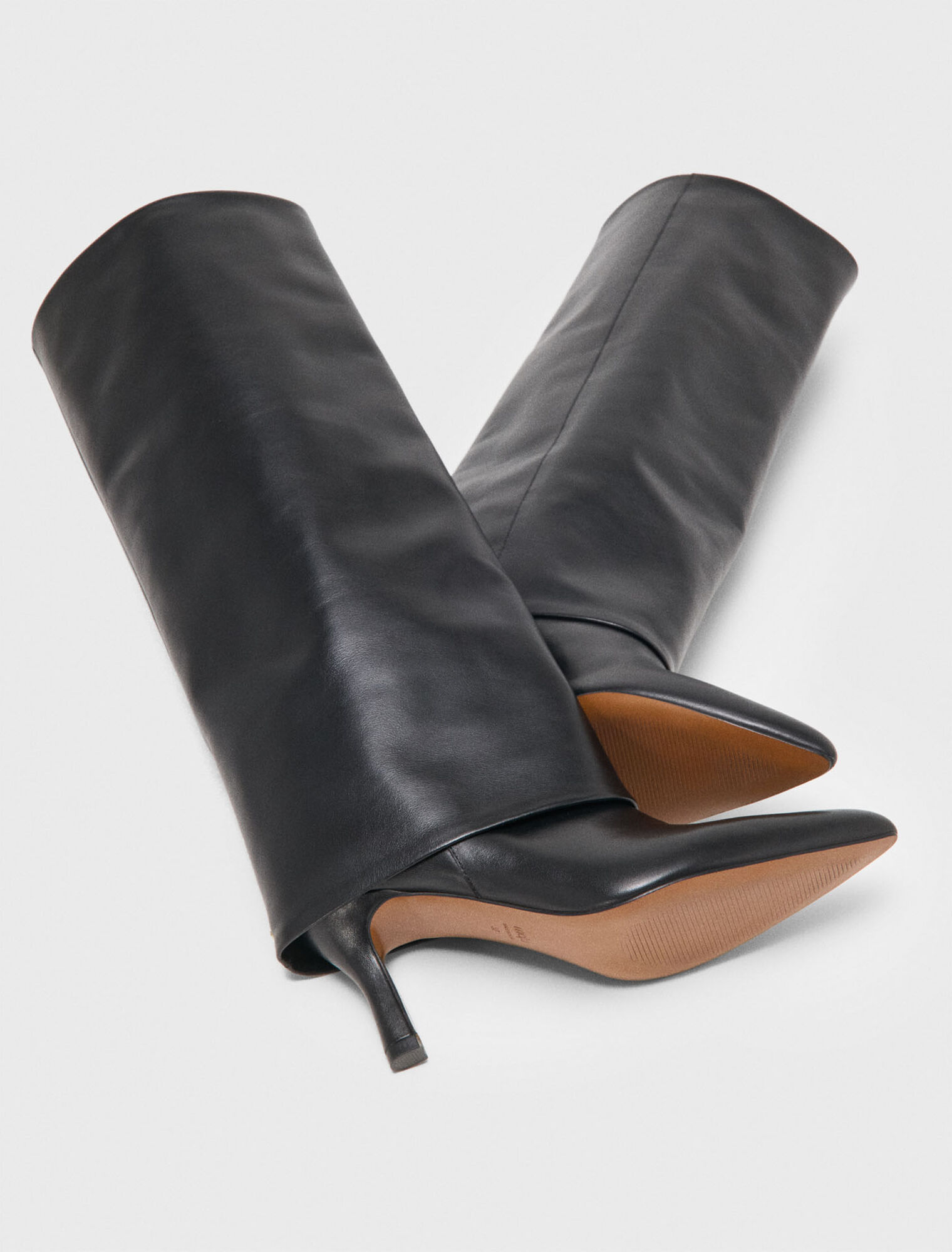 Botas tubulares de tac&oacute;n de piel