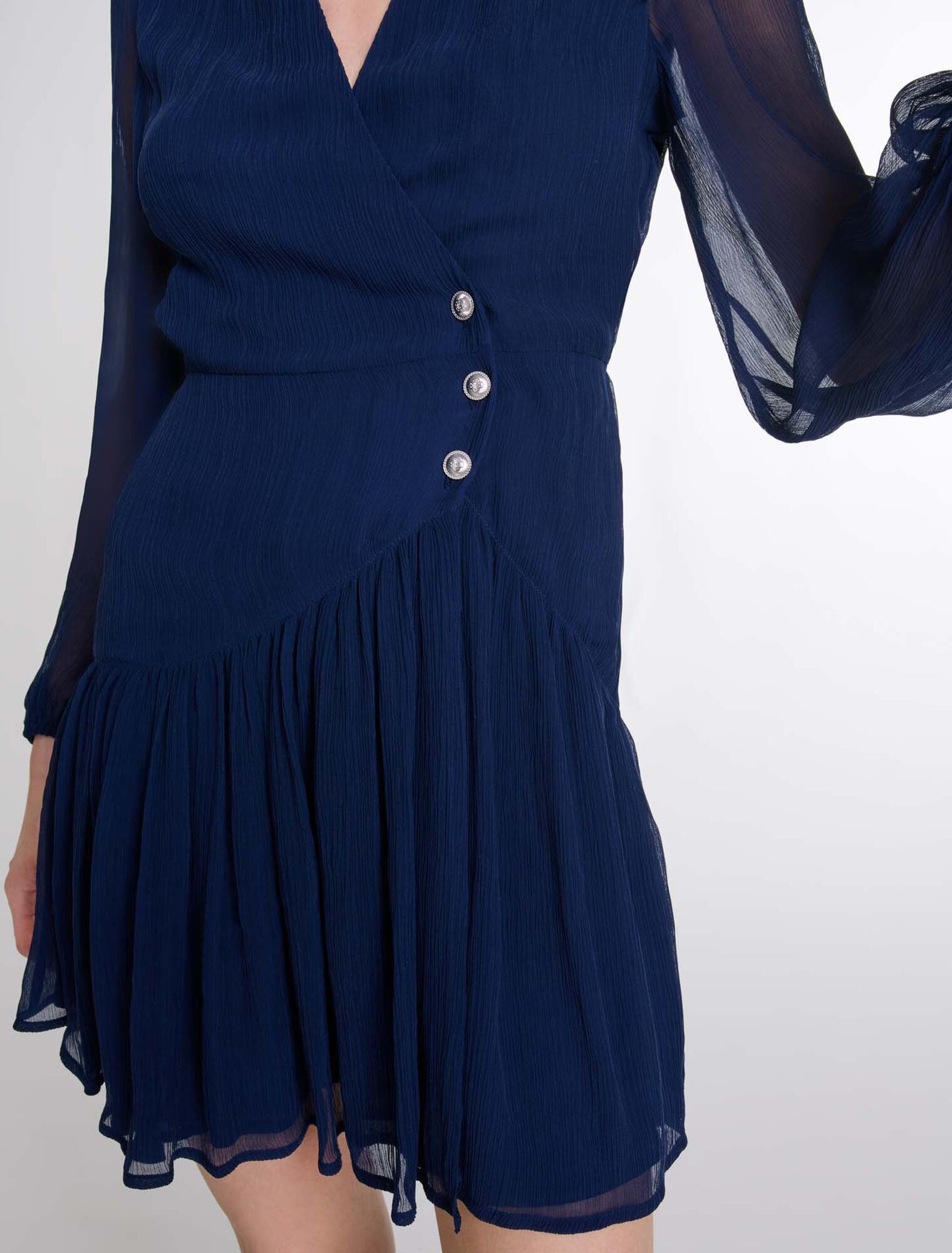 Vestido corto con volantes