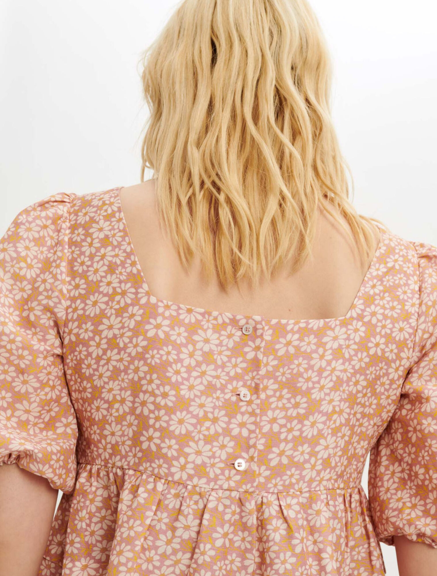 Vestido estampado con trenzas de encaje