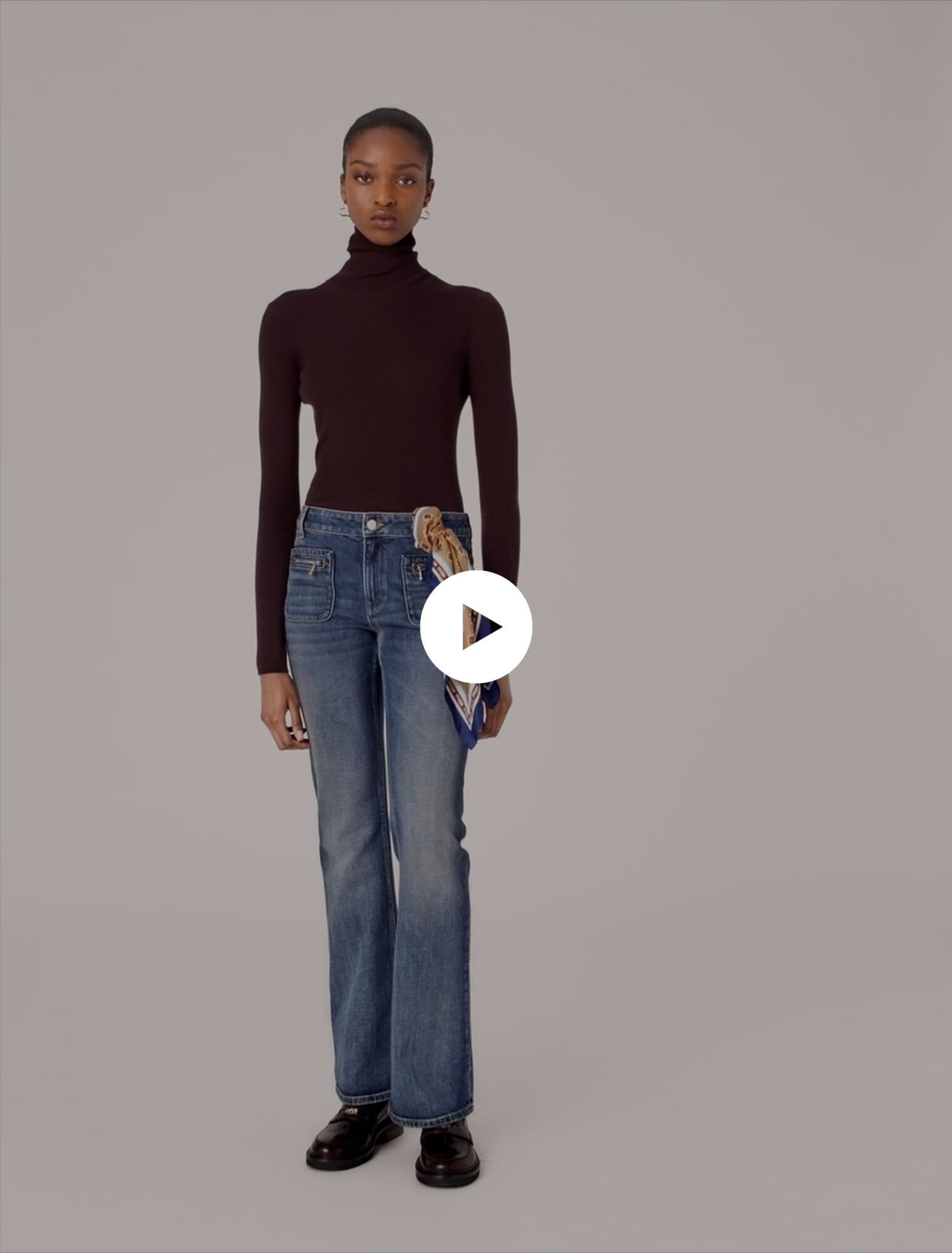 Vaquero bootcut con bolsillos