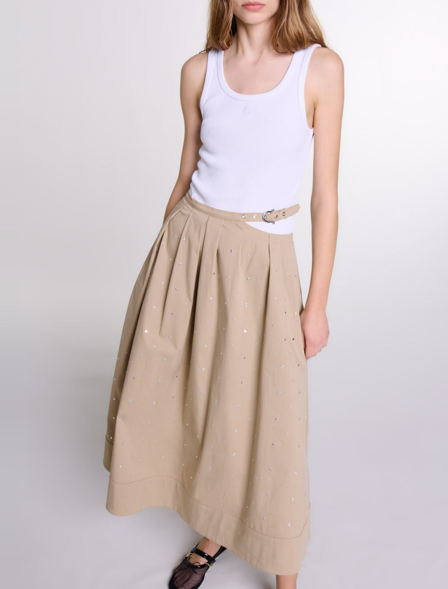 Falda larga de algod&oacute;n tachuelas