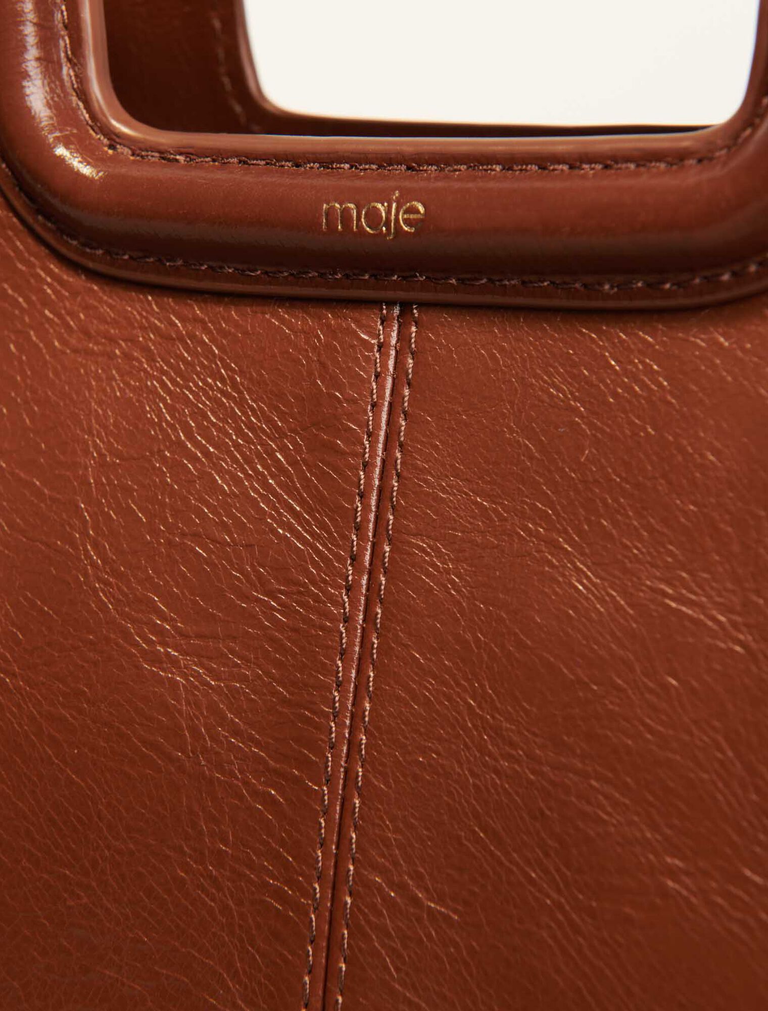 Bolso M de cuero craquelado