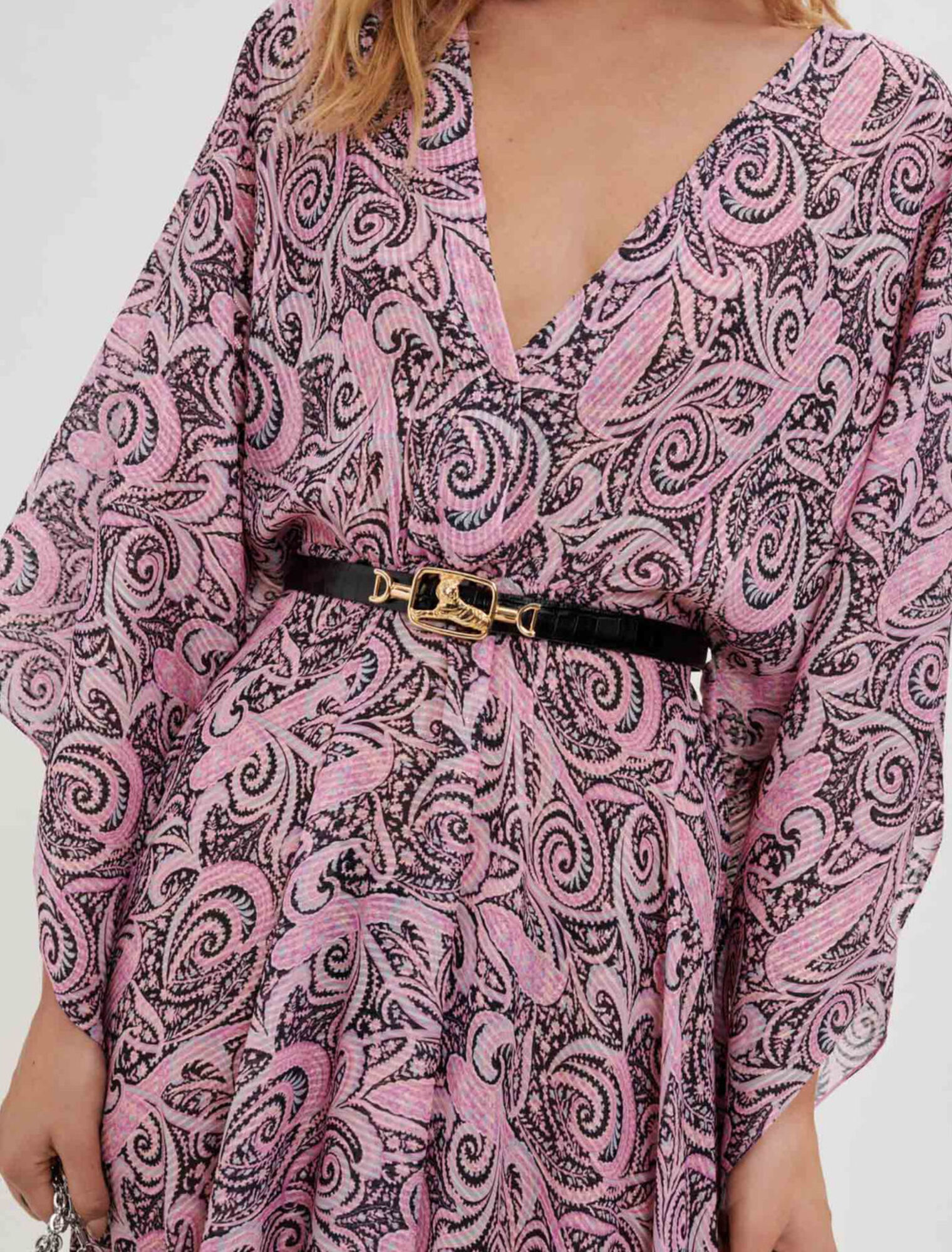 Vestido pañuelo con estampado paisley