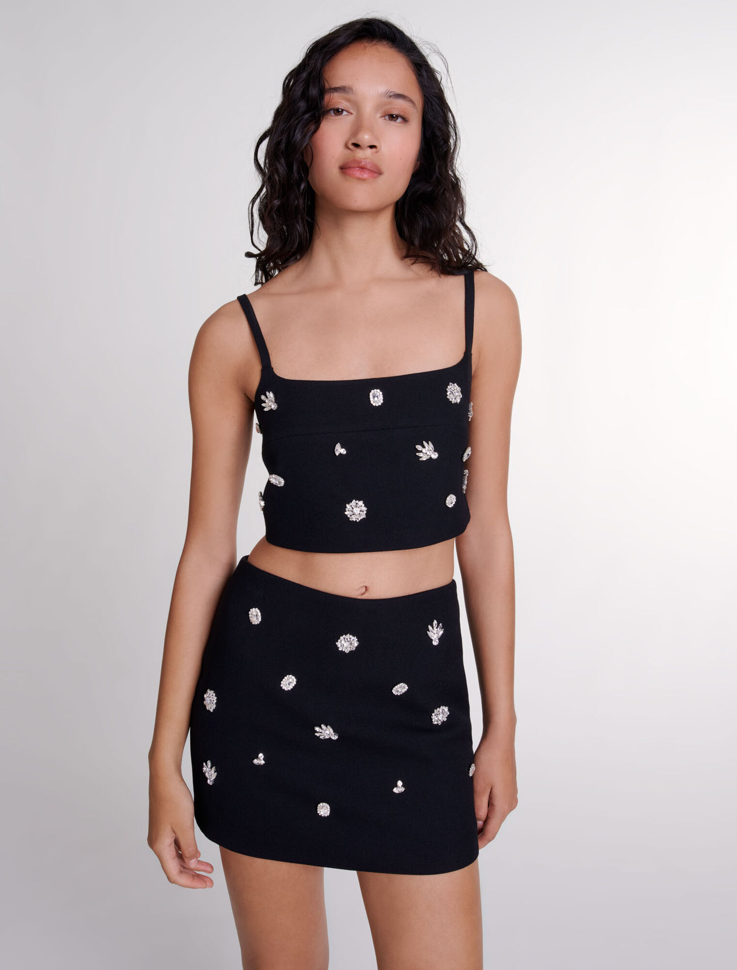 Crop top con strass