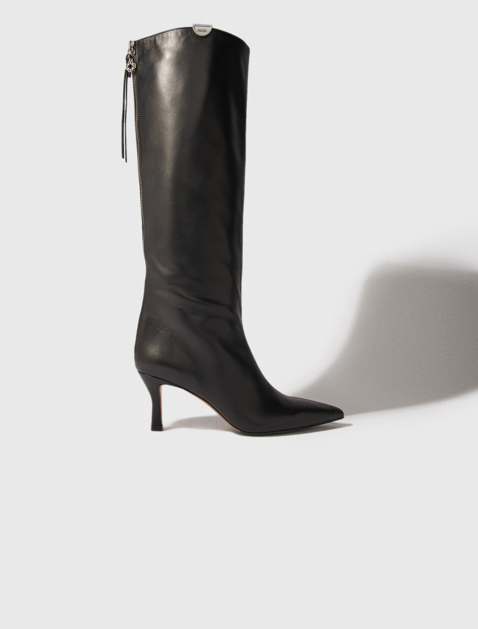 Botas de cuero con puntera fina