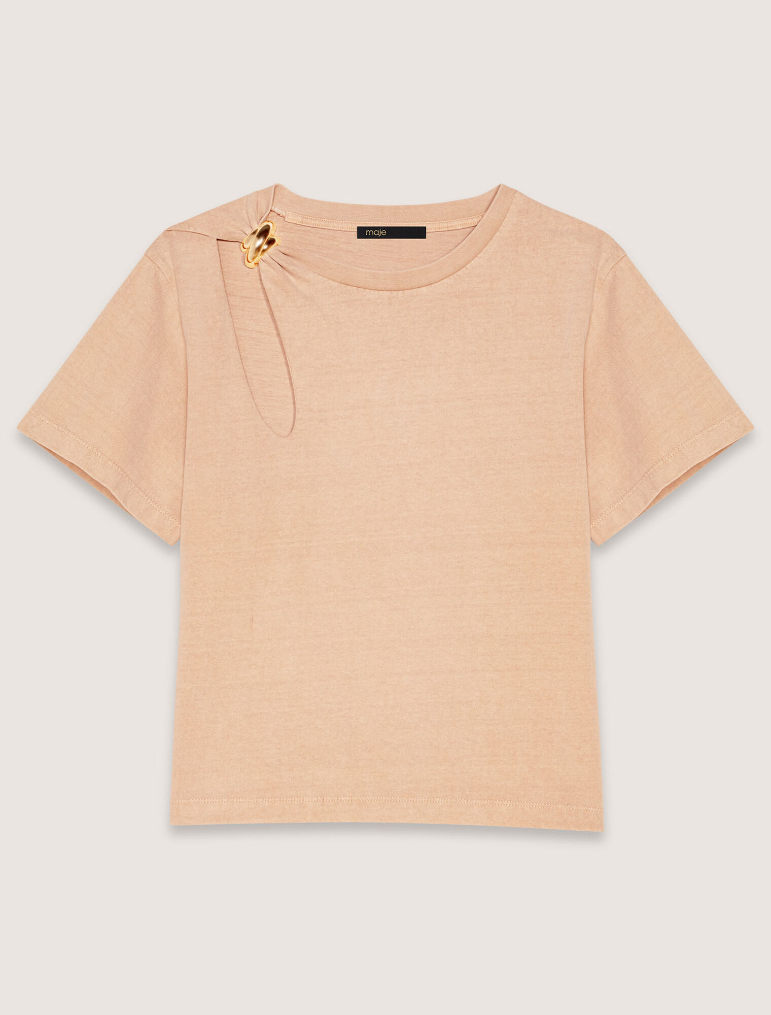 Camiseta con detalle de joya